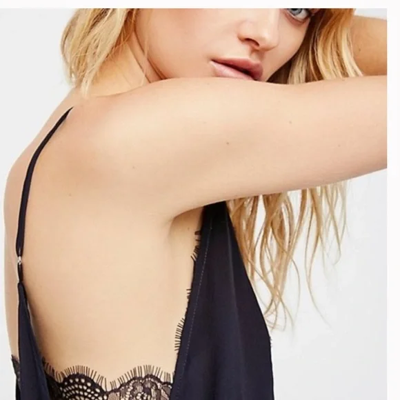 Intimately Free People Lost Dreams Silk and Lance Cami / Brami. - Picture 13 of 16